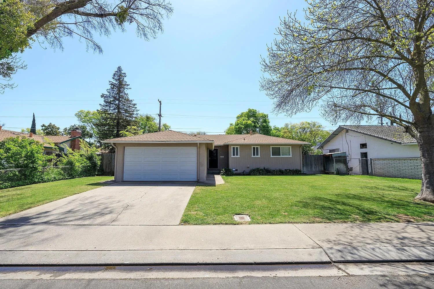 1614 Bay Meadows Dr photo 1