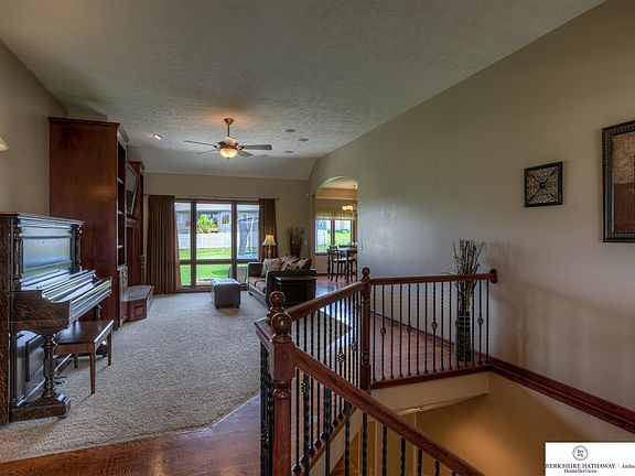 3rd image of 6757 Harvest Dr