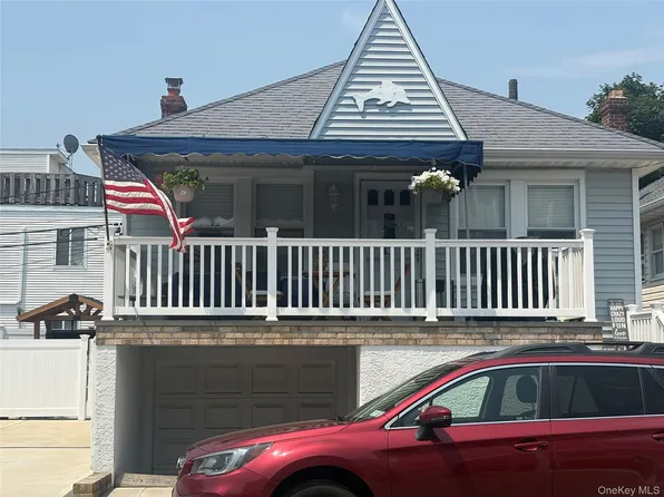 77 Illinois Ave, Long Beach, NY 11561