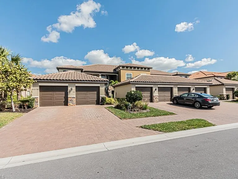 9378 Pocida Ct #202 — Photo 3