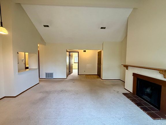 5th image of 1619 Lyndhurst Dr APT F
