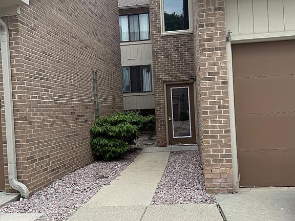 2nd image of 42372 Lochmoor St #2