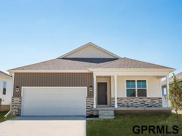 12716 205th Ave, Gretna, NE 68028