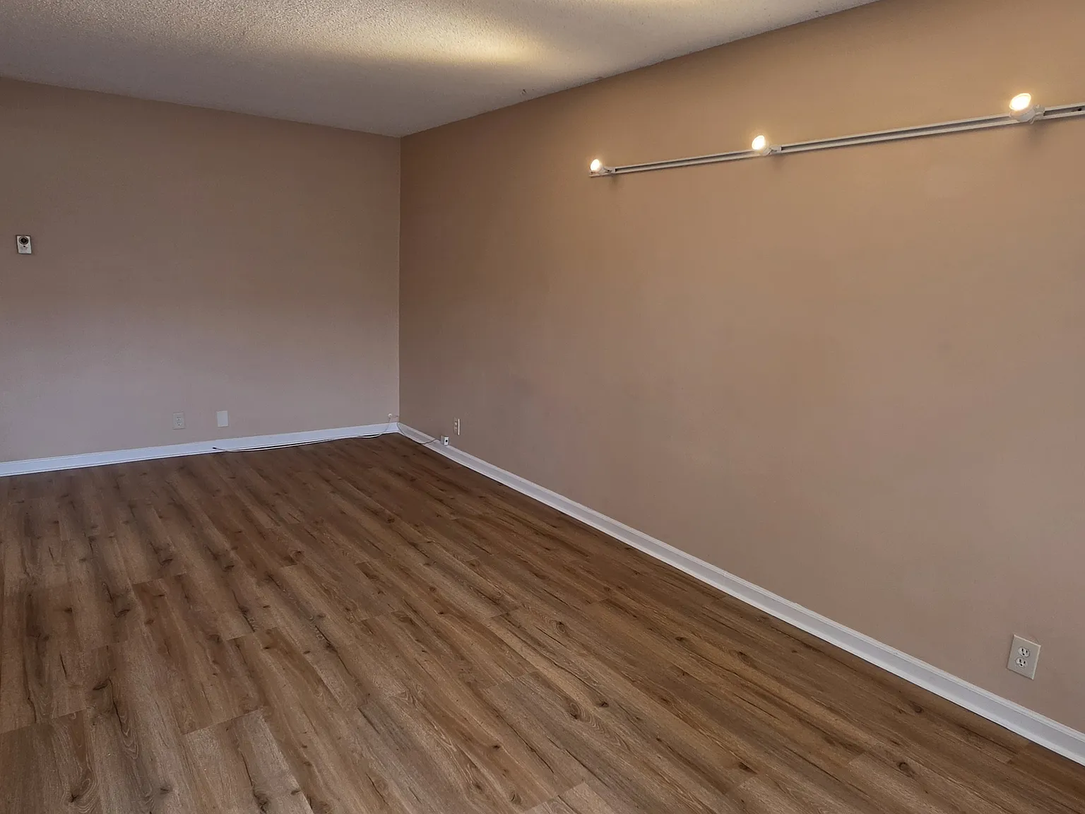 1 bed, $1,600 — Photo 1