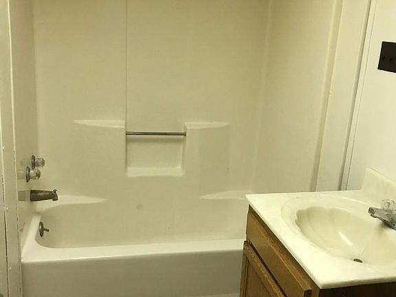Bathroom - full