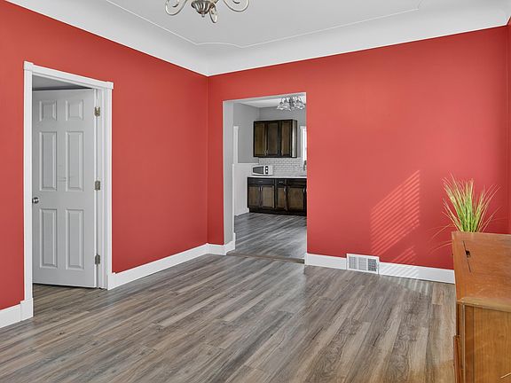 5th image of 1307 33rd St