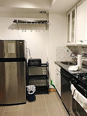 Rented by LandSeair Real Estate Group | media 5