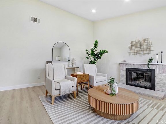 4th image of 9561 Cameron St