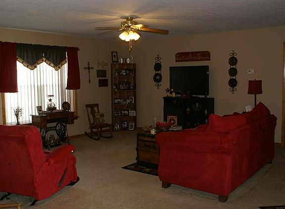 3rd image of 1412 N Patriot Dr