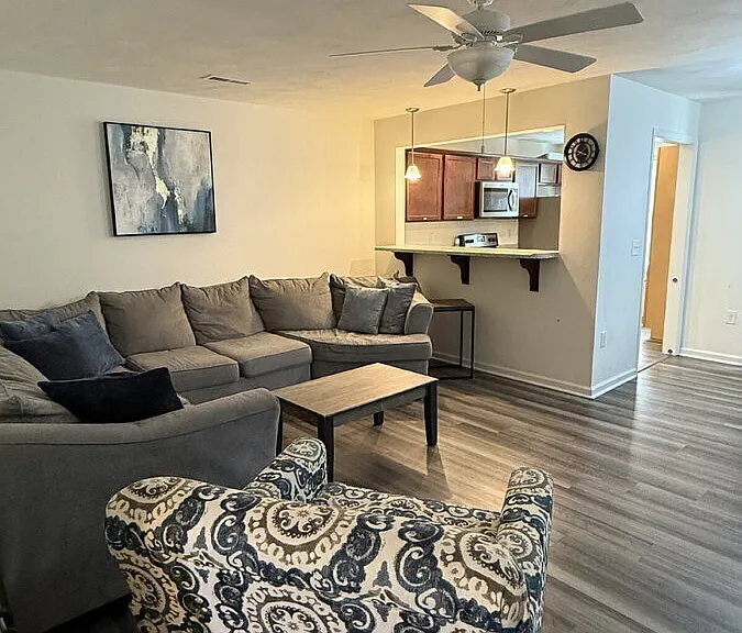 6830 Village Green Dr — Photo 4