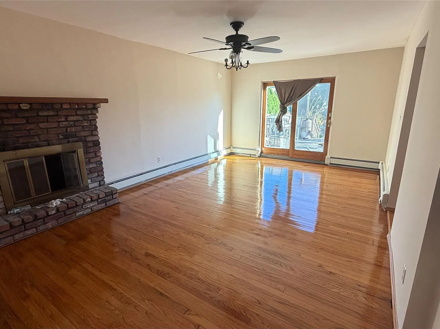2 bed, 2.0 bath, 1122 sqft, $3,500 — Photo 3