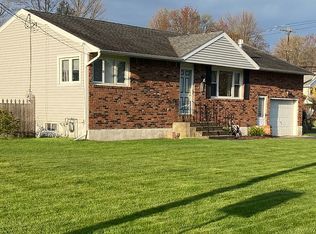 2 White Birch Ct, Schenectady, NY 12306
