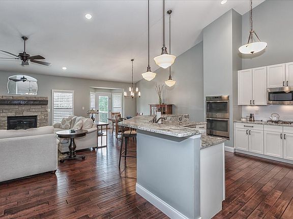 5th image of 580 Trevi Ln