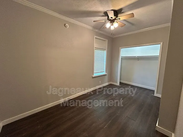 1811 N Cutting Ave — Photo 4