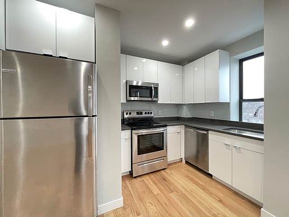 3rd image of 486 Brooklyn Ave #E21