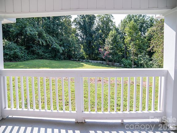 4th image of 1240 Piedmont Dr NW