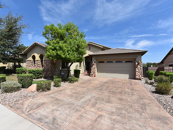 2nd image of 1640 E Yellowstone Pl