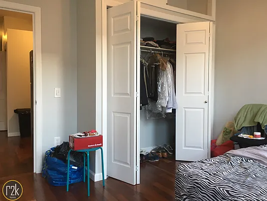 Rented by Realty 2000 Corp | media 32