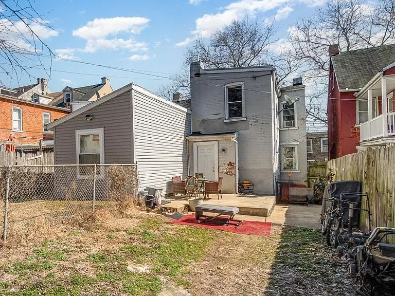 529 Manor St — Photo 10
