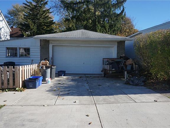 4th image of 221 Burdick Ave