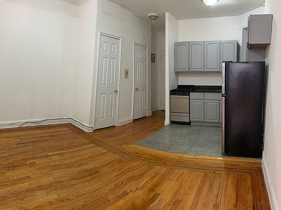 5th image of 210 E 38th St #4CC