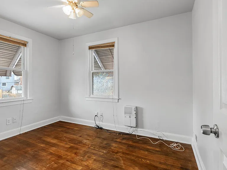 1557 42nd St SE — Photo 22
