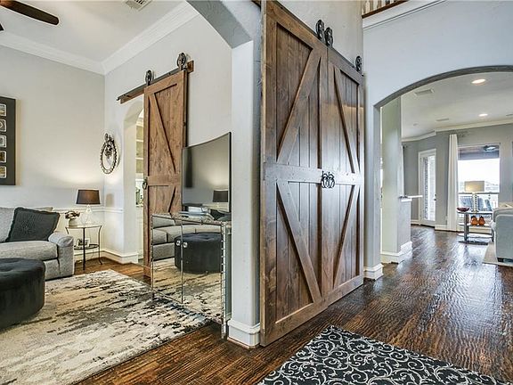 4th image of 7901 S Ballantrae Dr