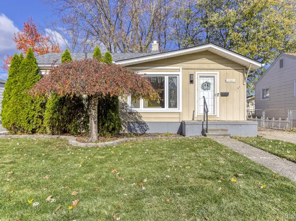 29004 Balmoral St, Garden City, MI 48135