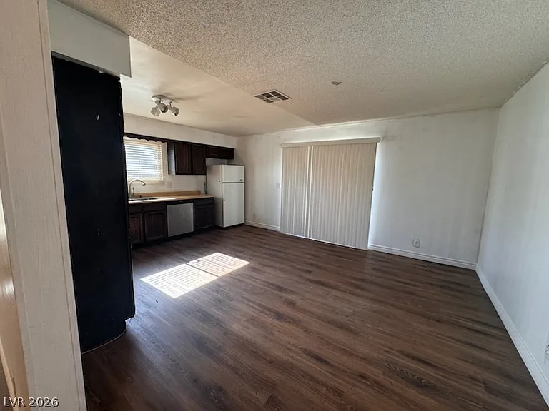 3001 King Midas Way — Photo 5