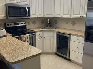 341 Pine Ridge Cir APT D-1, Greenacres, FL 33463