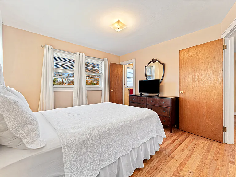 224 Race St — Photo 14