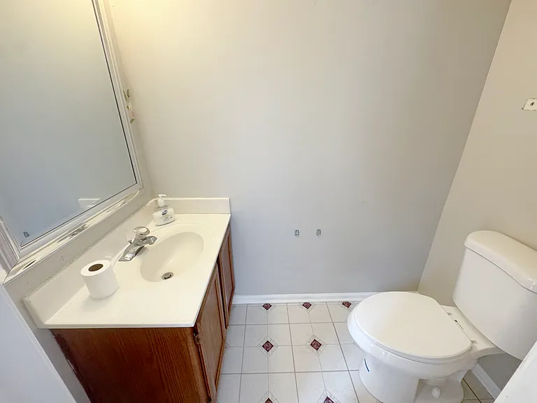 7419 Courtland Cir — Photo 8