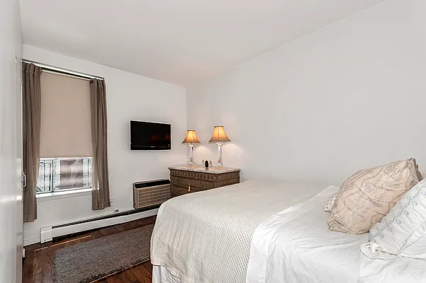 Rented by Compass | media 12