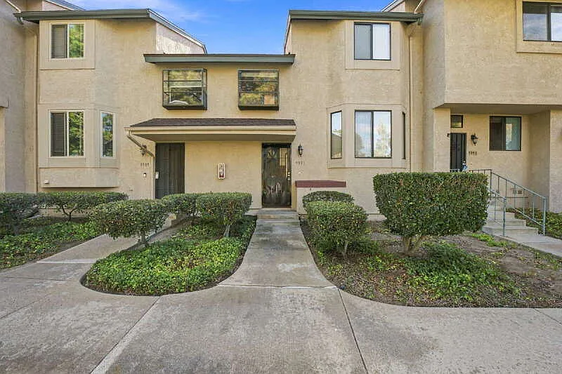 2 bed, 2.5 bath, 1200 sqft, $3,295 — Photo 1