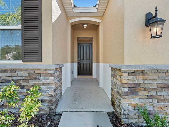 3rd image of 231 River Vale Ln