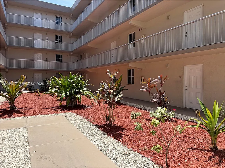 6195 NW 186th St #114 — Photo 12