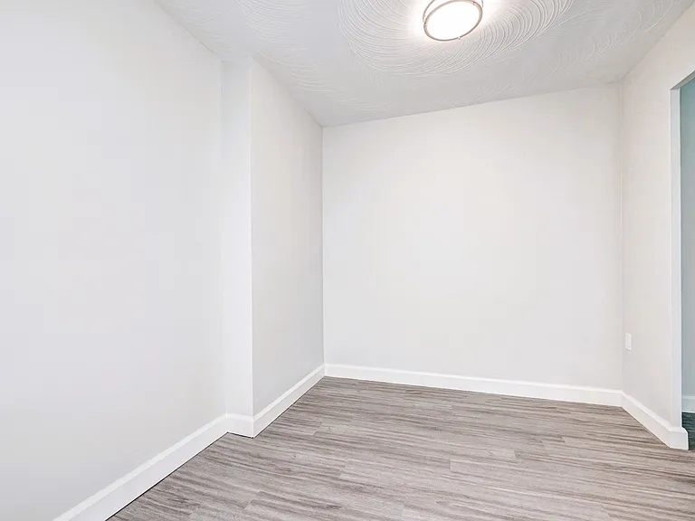 26 Willow Rd — Photo 8