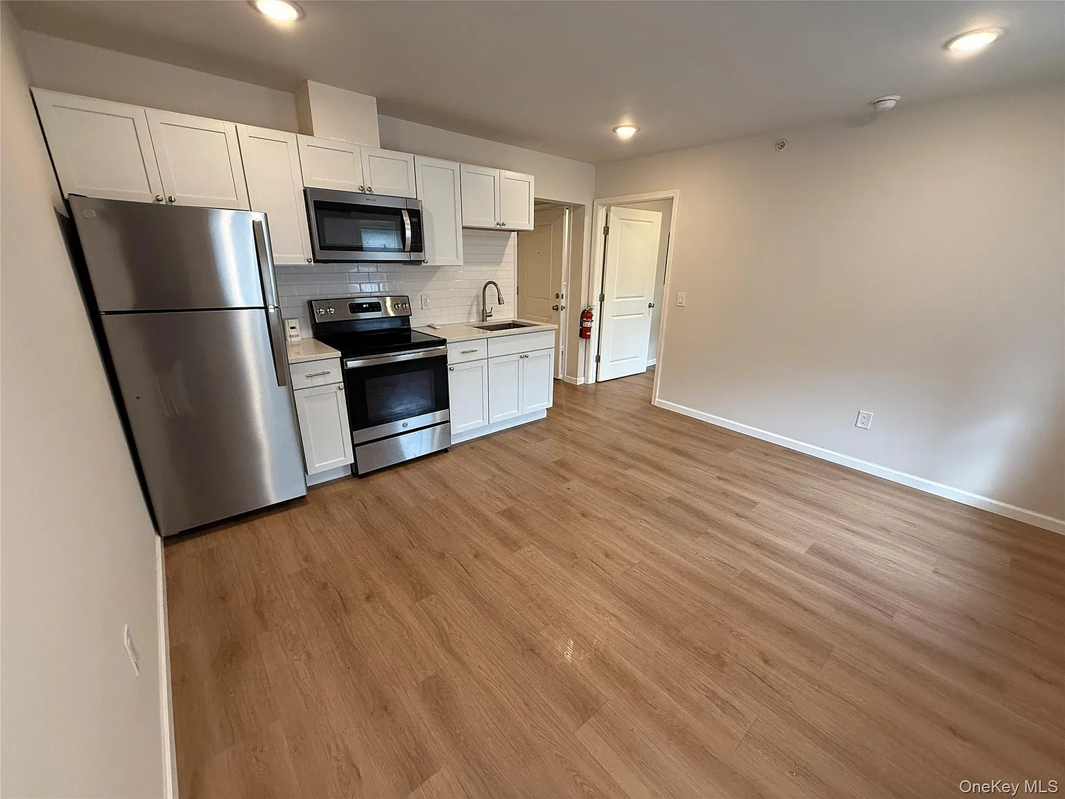 185 Broadway, Newburgh, NY 12550 — Photo 2