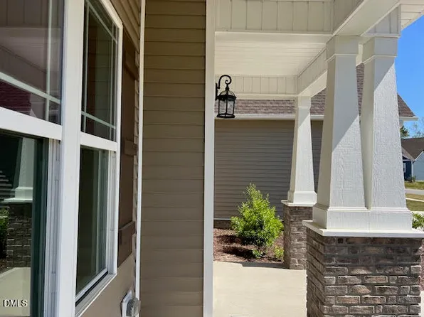 835 Olive Branch Dr, Smithfield, NC 27577