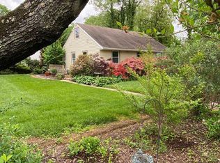 2127 Pimmit Dr, Falls Church, VA 22043