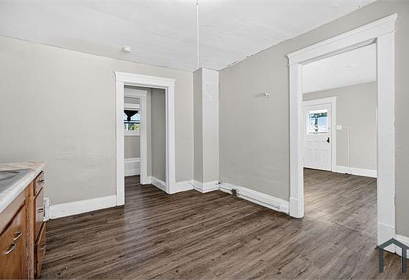 5th image of 389 E 160th St #2