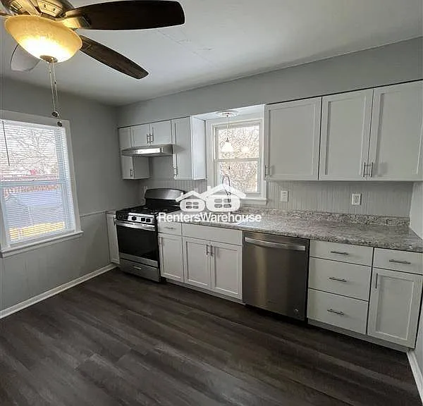 9812 Balboa Dr — Photo 2