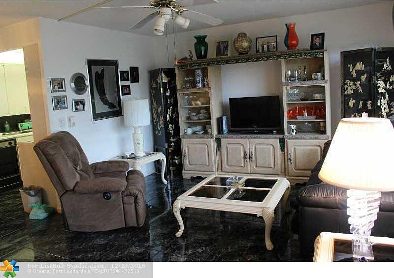 1st image of 1056 Harwood E #1056
