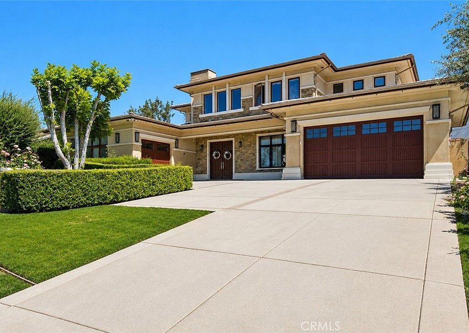 1st image of 475 Cambridge Dr