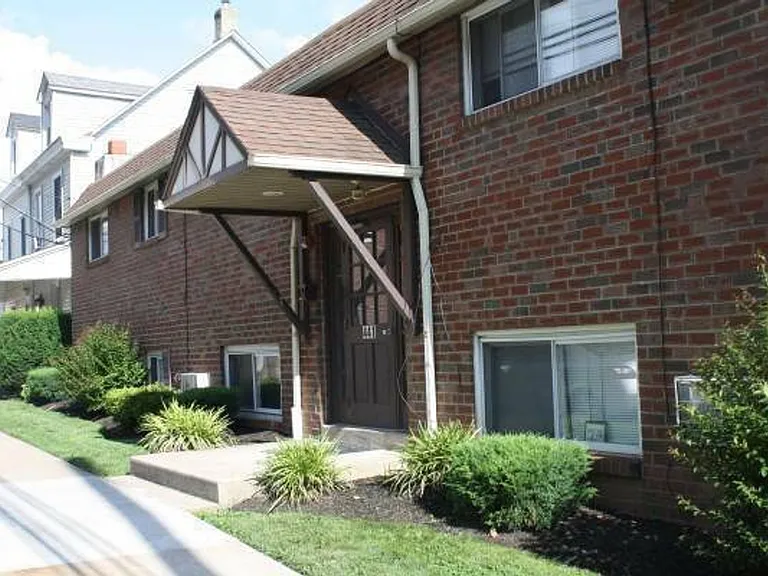 441 Ford St — Photo 21