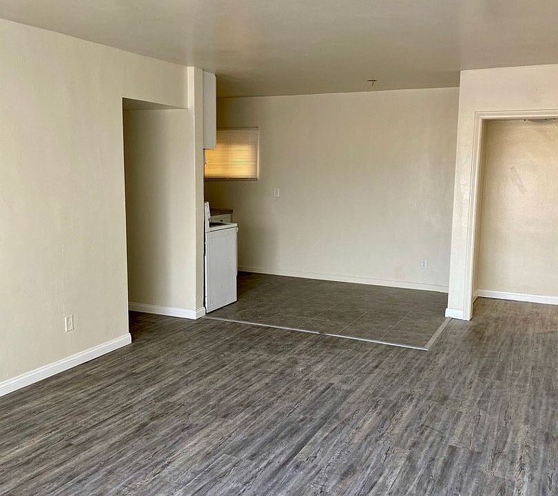 1st image of 12736 Kalnor Ave APT 18