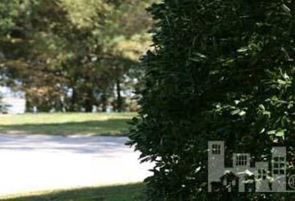 5th image of 2204 Pinehurst Pl