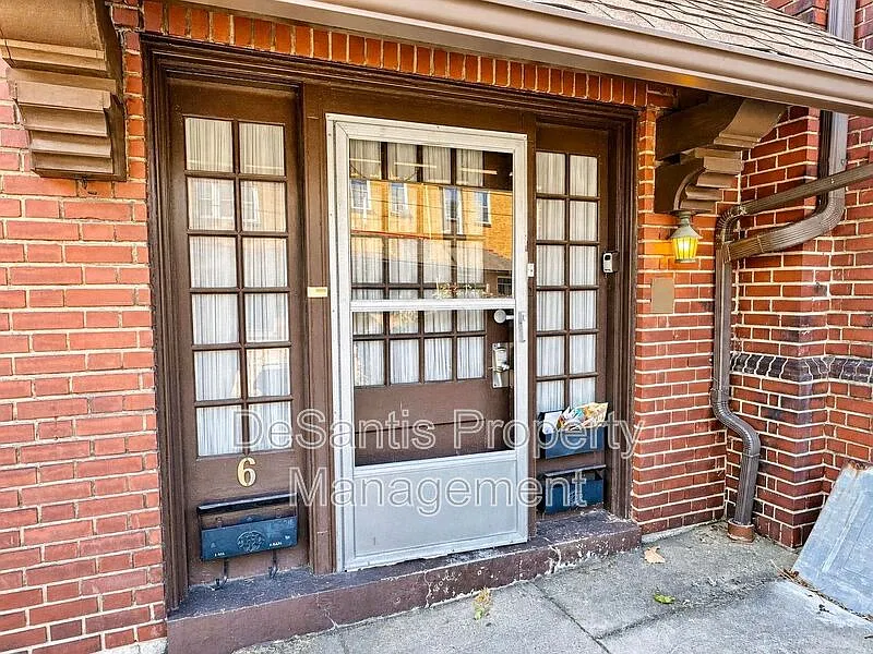 1 bed, 1.0 bath, 950 sqft, $875 — Photo 3