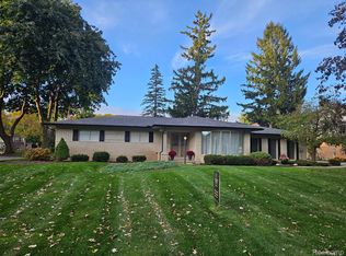 6701 Yarborough Dr, Shelby Township, MI 48316