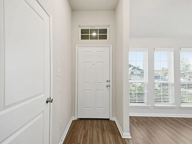 11962 Sunshine Park Dr N — Photo 7